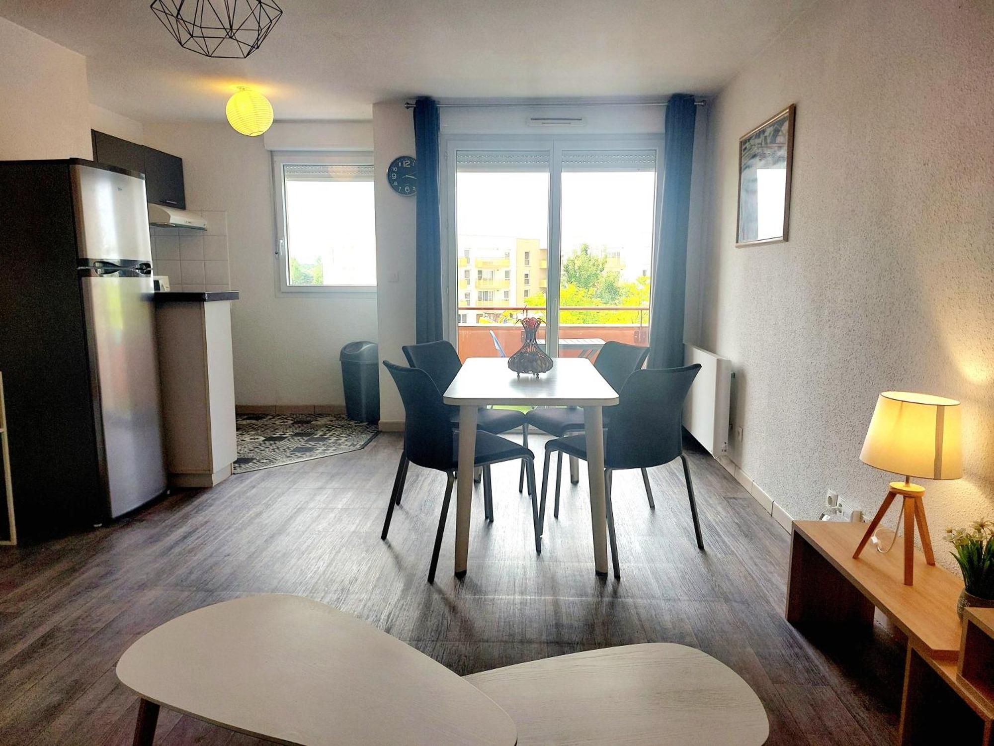 Le Montauriol - Logement Avec Terrasse - Piscine -Tennis - Place De Parking Privee Apartment Montauban Luaran gambar