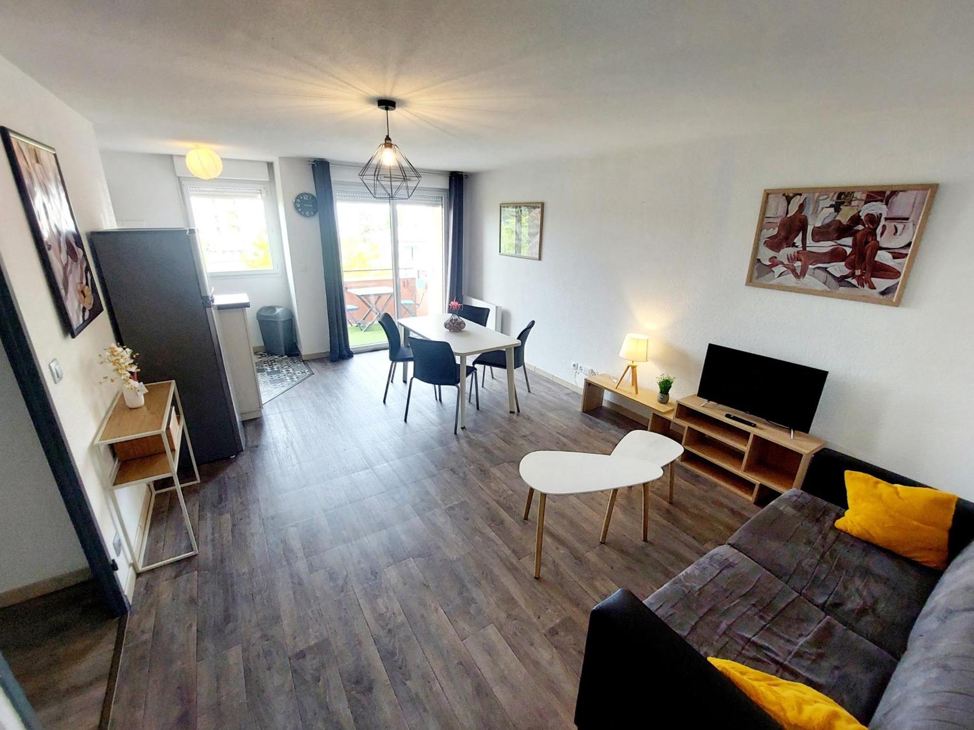 Le Montauriol - Logement Avec Terrasse - Piscine -Tennis - Place De Parking Privee Apartment Montauban Luaran gambar