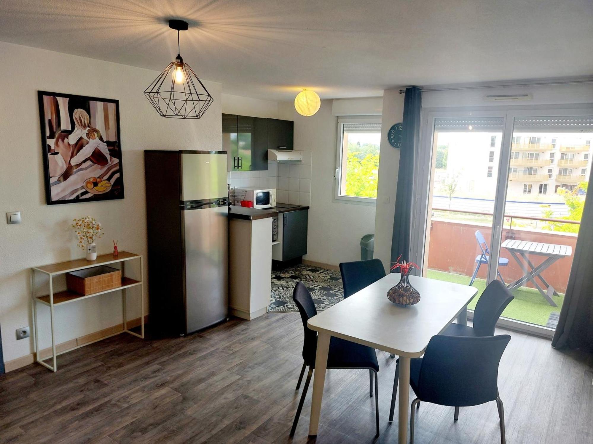 Le Montauriol - Logement Avec Terrasse - Piscine -Tennis - Place De Parking Privee Apartment Montauban Luaran gambar