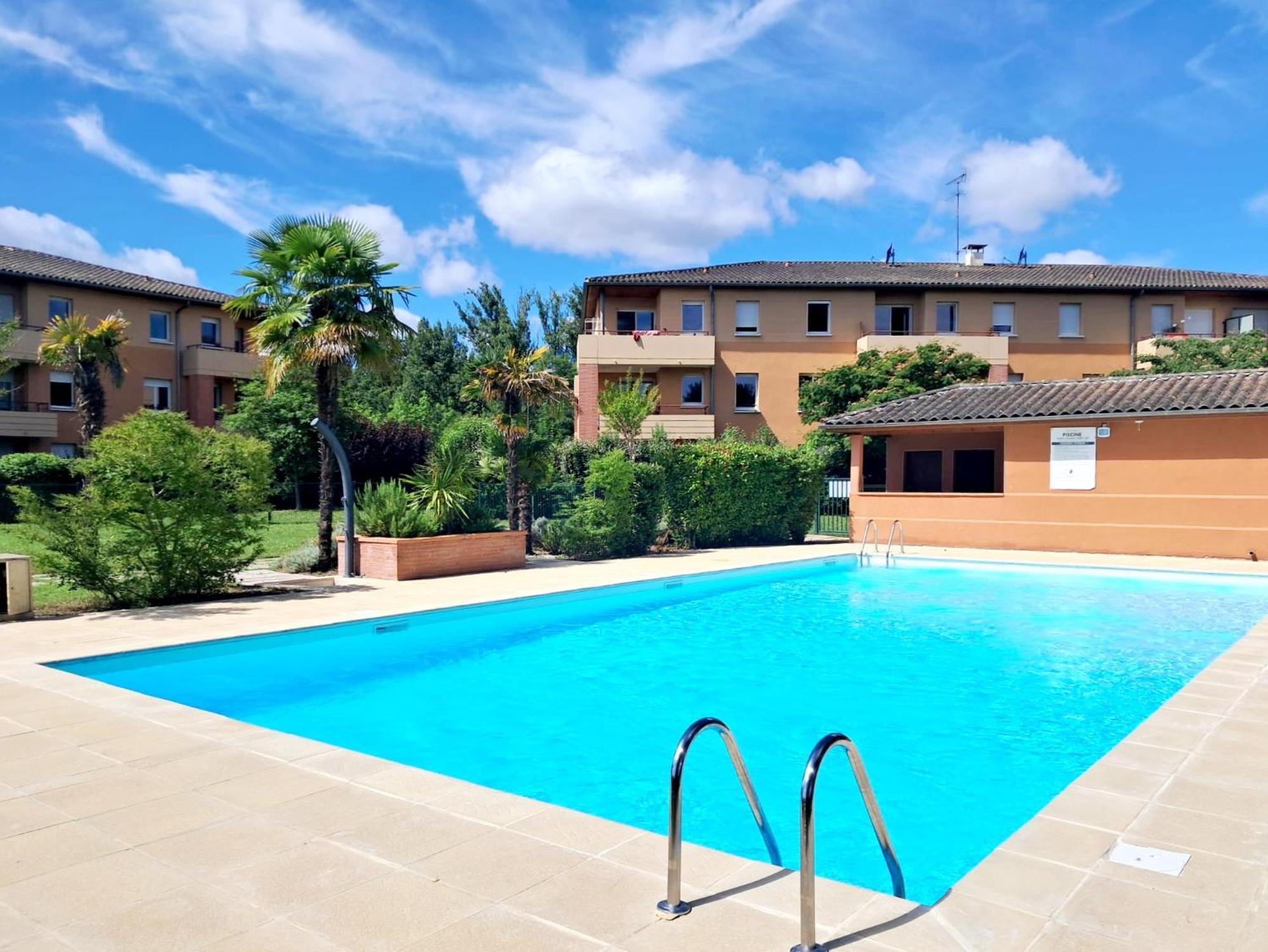 Le Montauriol - Logement Avec Terrasse - Piscine -Tennis - Place De Parking Privee Apartment Montauban Luaran gambar