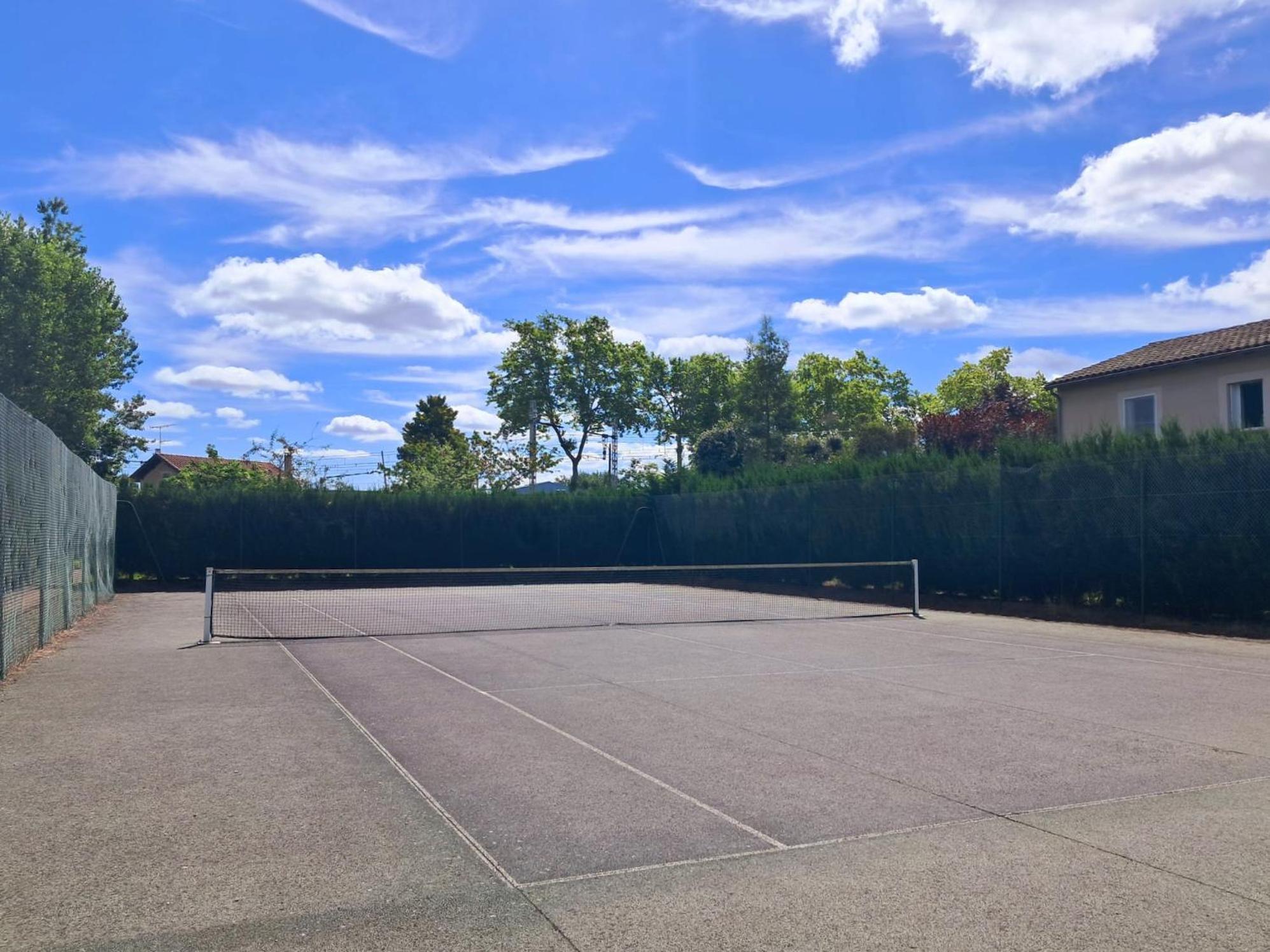 Le Montauriol - Logement Avec Terrasse - Piscine -Tennis - Place De Parking Privee Apartment Montauban Luaran gambar